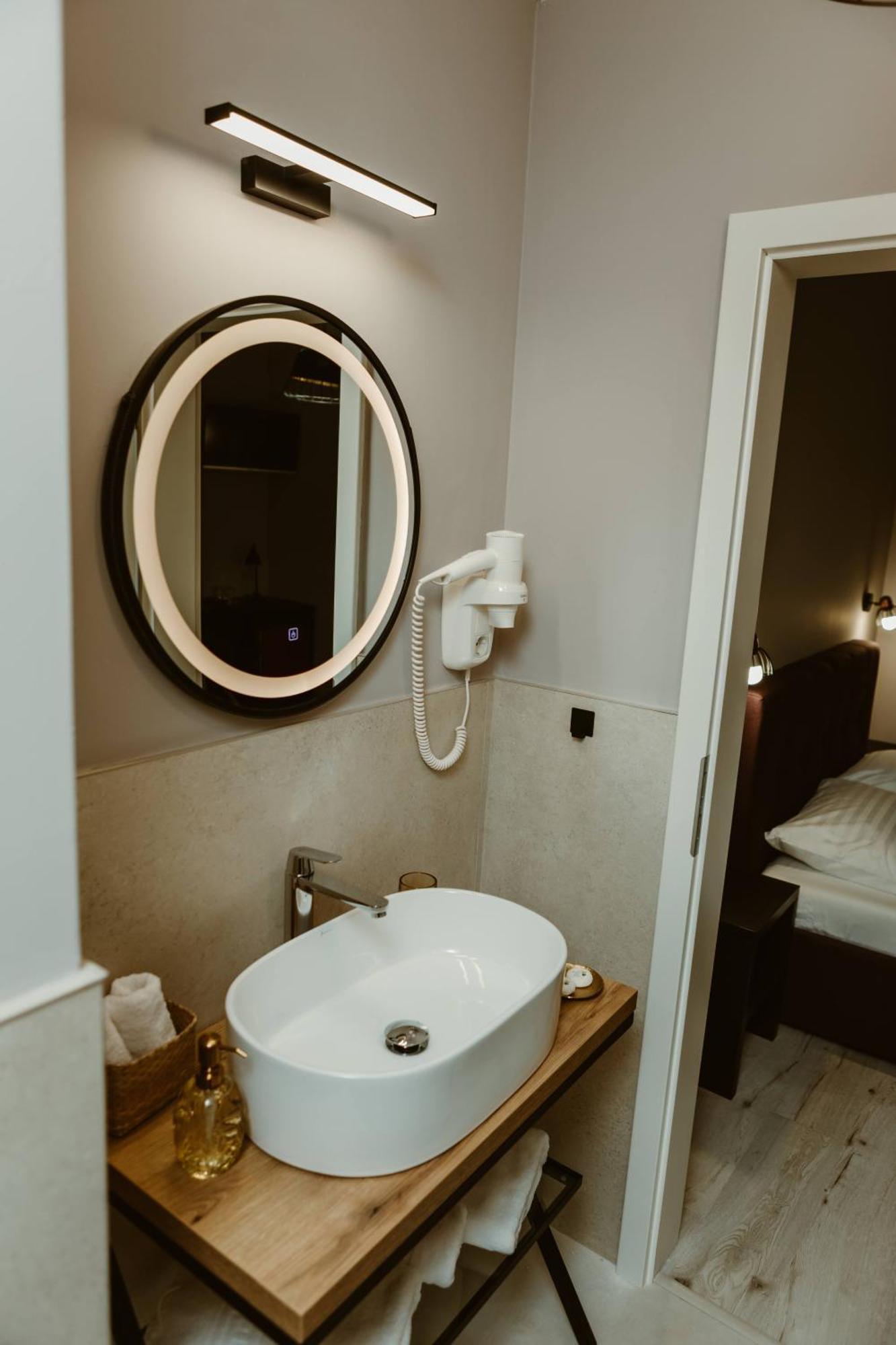 Arini White House Apartamento Sibiu Exterior foto