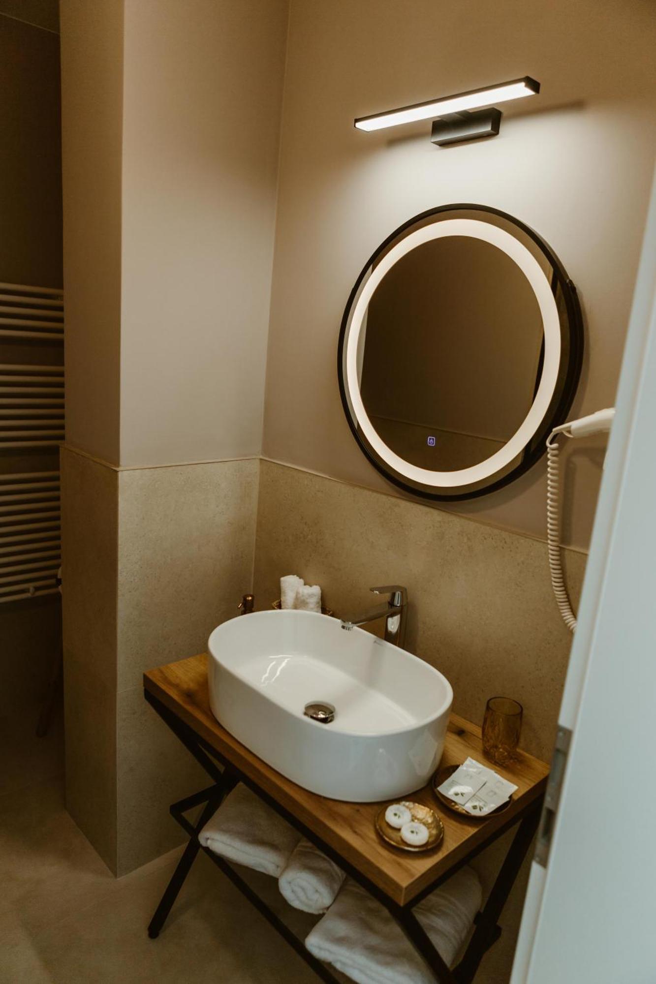 Arini White House Apartamento Sibiu Exterior foto