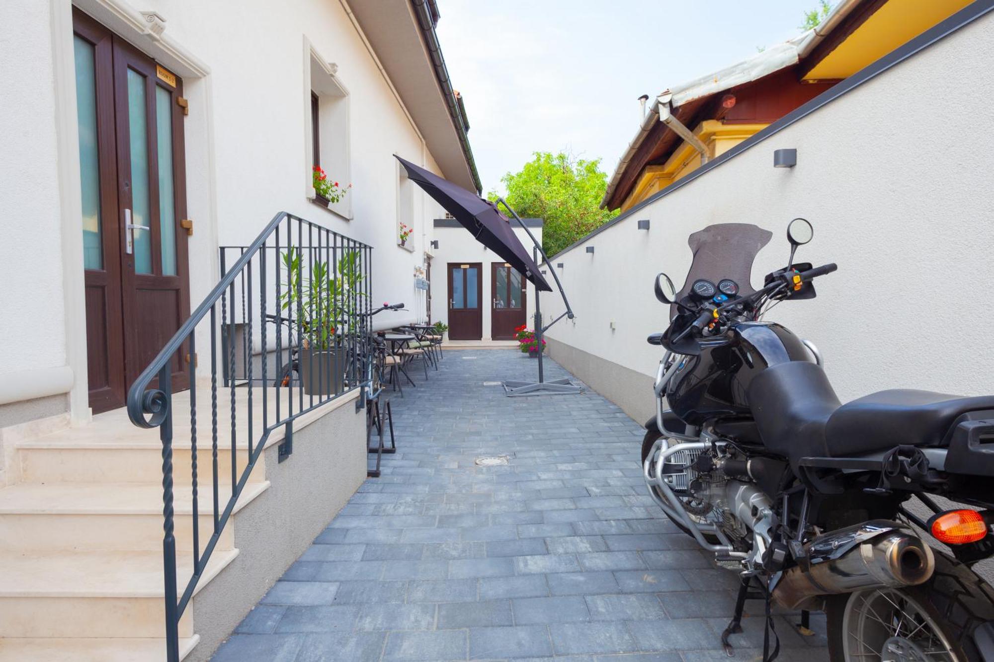 Arini White House Apartamento Sibiu Exterior foto