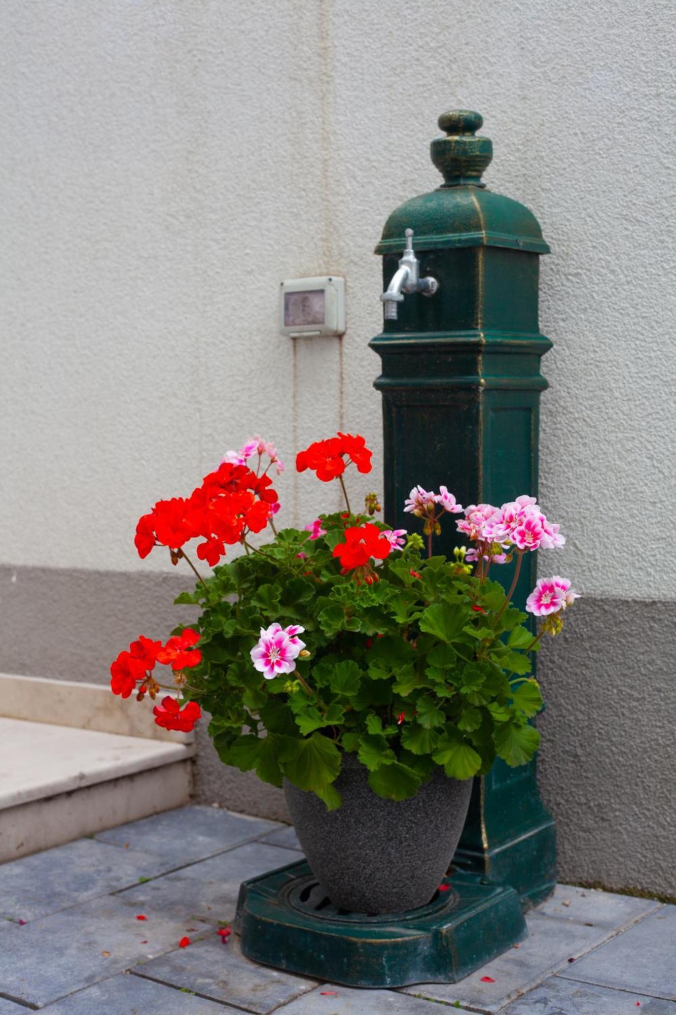 Arini White House Apartamento Sibiu Exterior foto